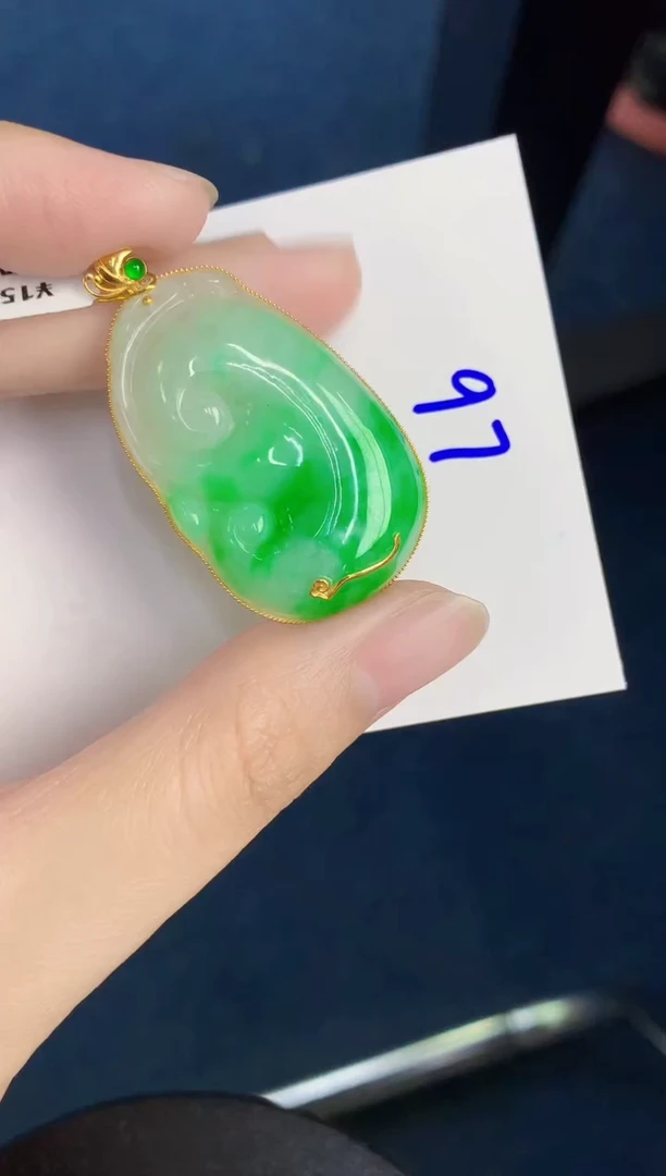 翡翠18K金镶嵌颈饰天然翡翠緬甸A貨