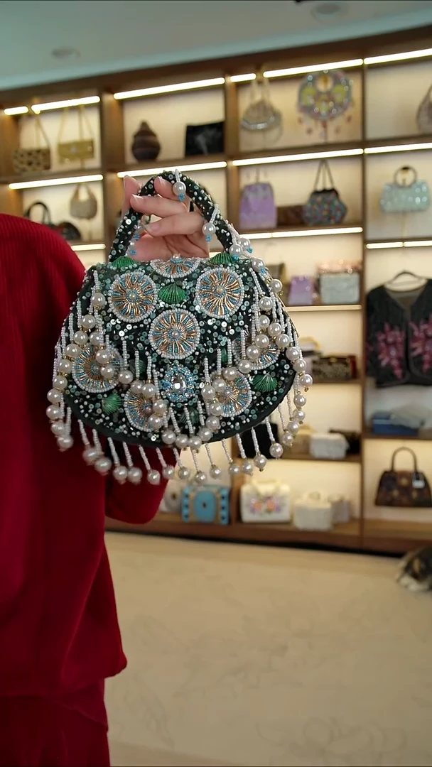 织物31百格汇手工串珠包