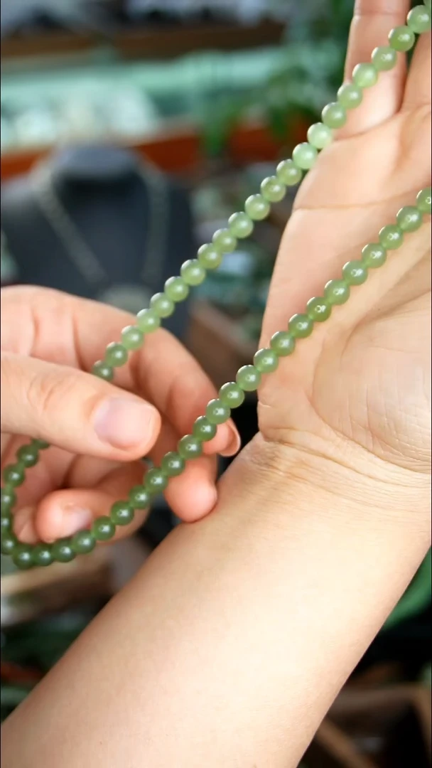 颈饰未镶嵌和田玉（碧玉）001