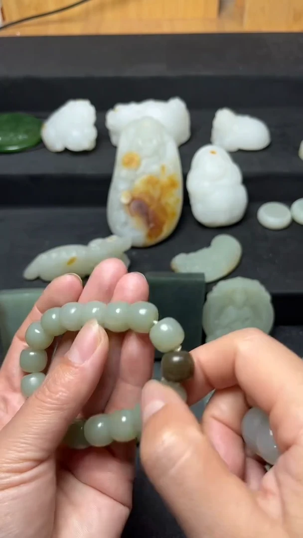 手链未镶嵌和田玉（糖玉）...