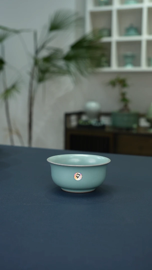 瓷片43号天蓝釉炉式杯一级品      洁