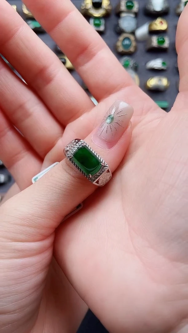 银S925镶嵌戒指翡翠Ꮴ****扎天然A货翡