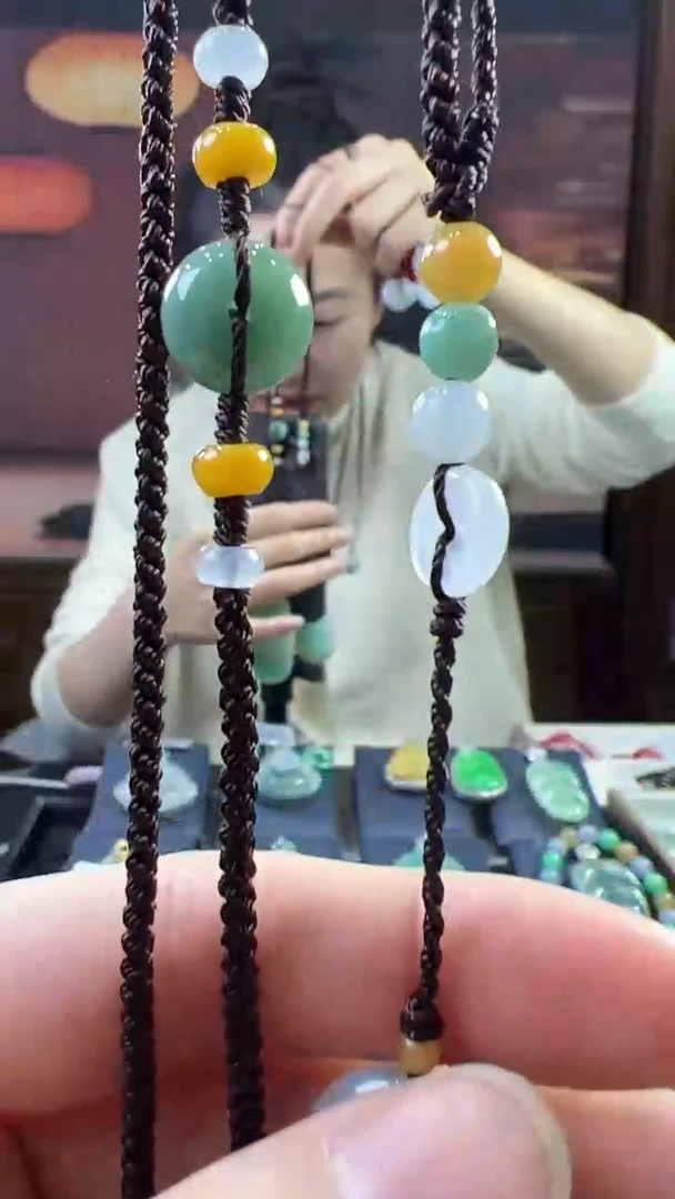 未镶嵌挂件翡翠美背