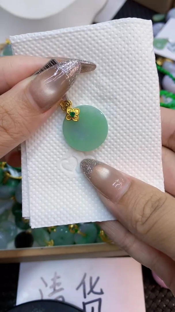 颈饰未镶嵌翡翠1