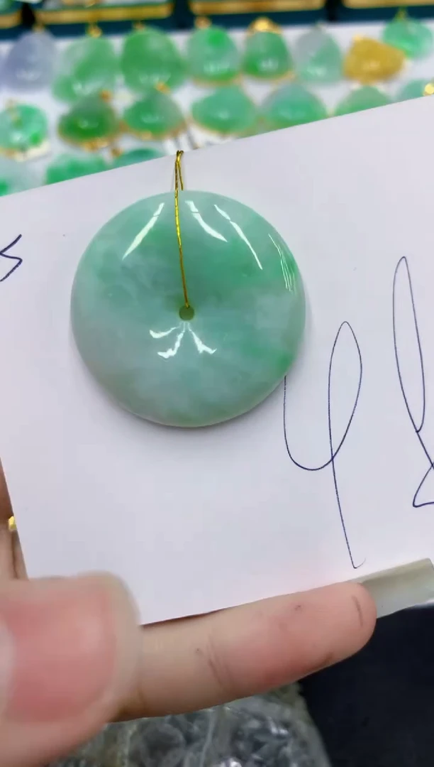 颈饰未镶嵌翡翠 翡翠