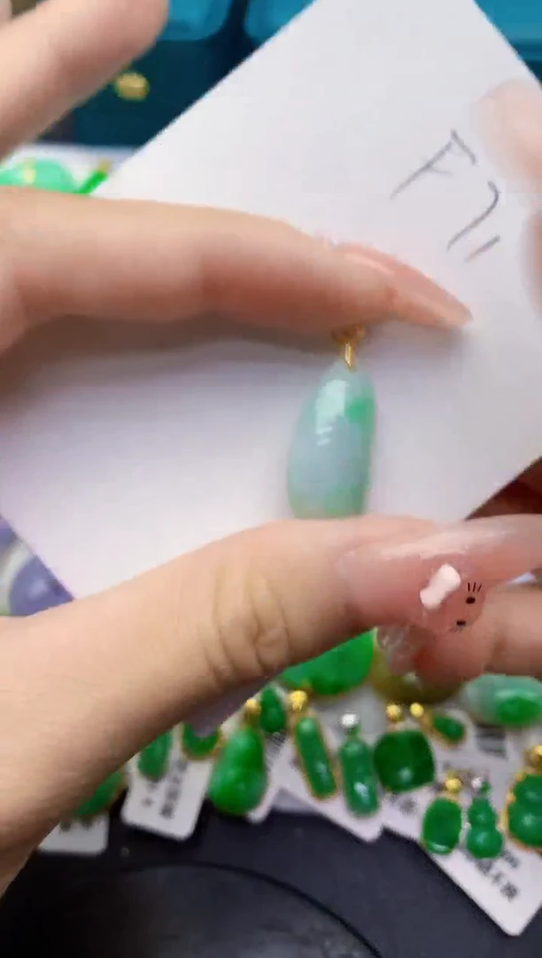 颈饰未镶嵌翡翠缅甸天然翡翠A货