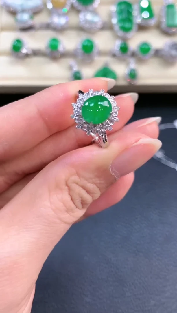 【闪购商品】翡翠戒指18K金镶嵌b69