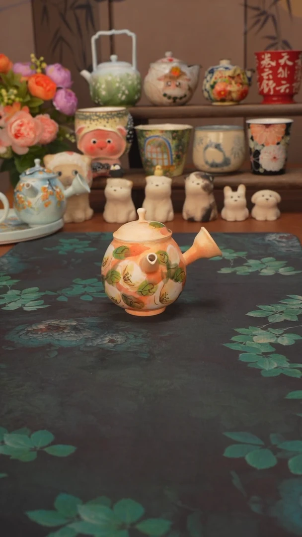 是泥吖  山茶花壶