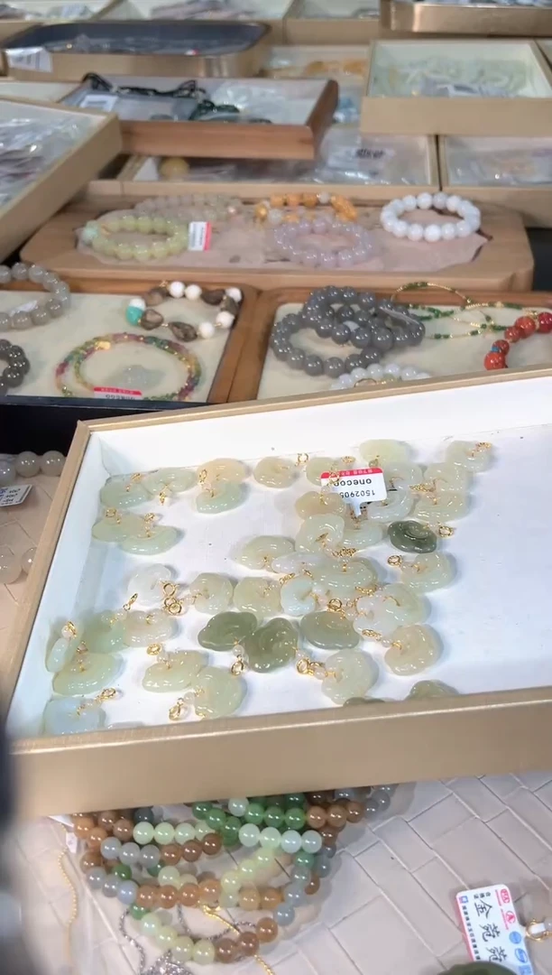 和田玉银S925镶嵌吊坠(不含链)多样性发货其一