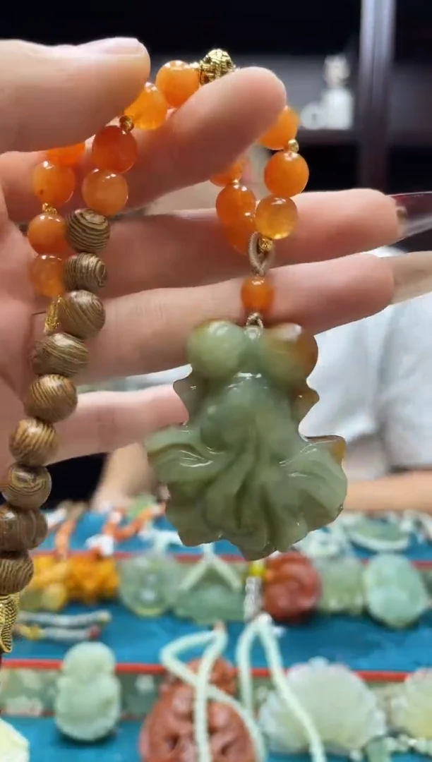 未镶嵌岫玉吊坠·