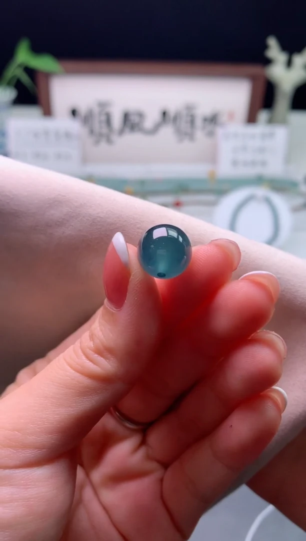 翡翠未镶嵌颈饰0952402110