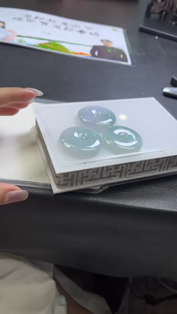 翡翠未镶嵌颈饰G90多样性发一件/配绳子