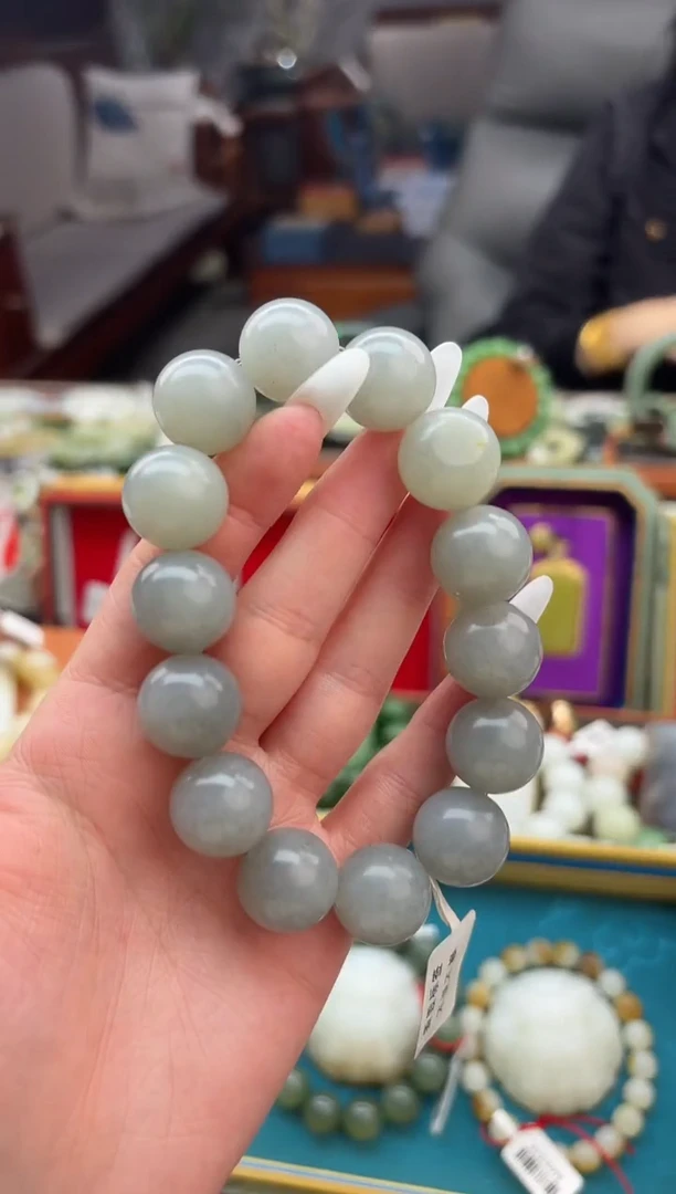 未镶嵌手串和田玉董小姐推荐 多样性发货 拍一发一zqh16