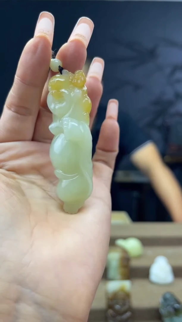 颈饰未镶嵌和田玉1