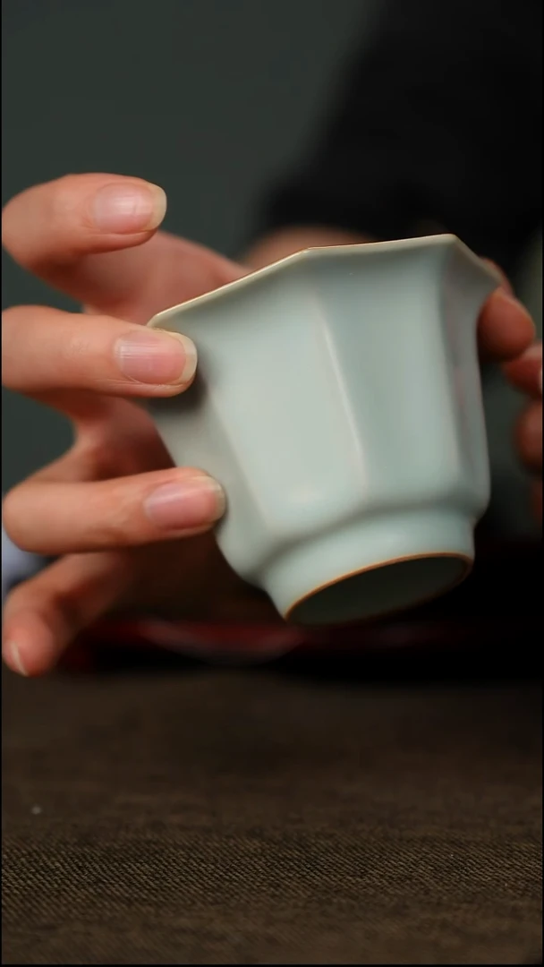 月白 八方葵口 无底款 1