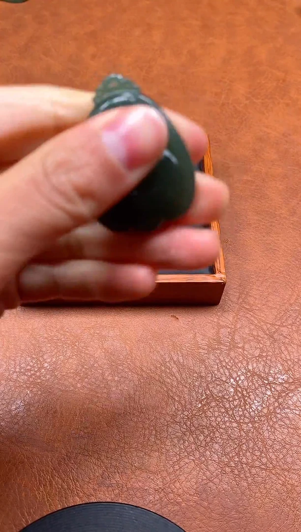 颈饰未镶嵌和田玉弥勒佛