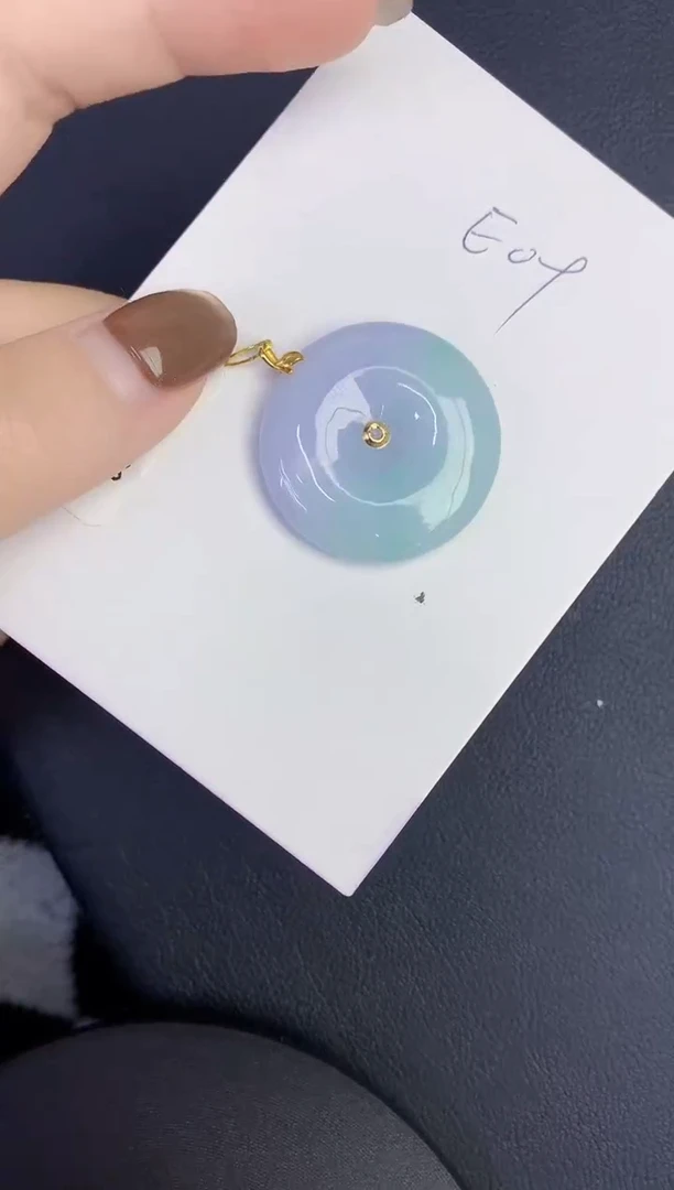 颈饰18K金镶嵌翡翠缅甸天然翡翠A货