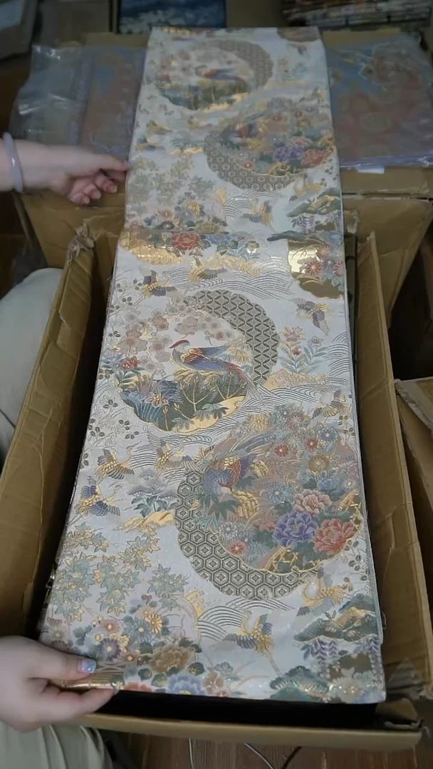织绣6织金花鸟图