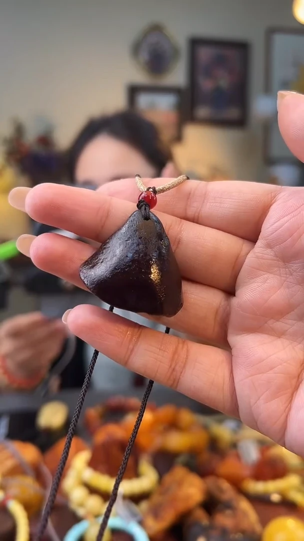 琥珀颈饰未镶嵌吊坠