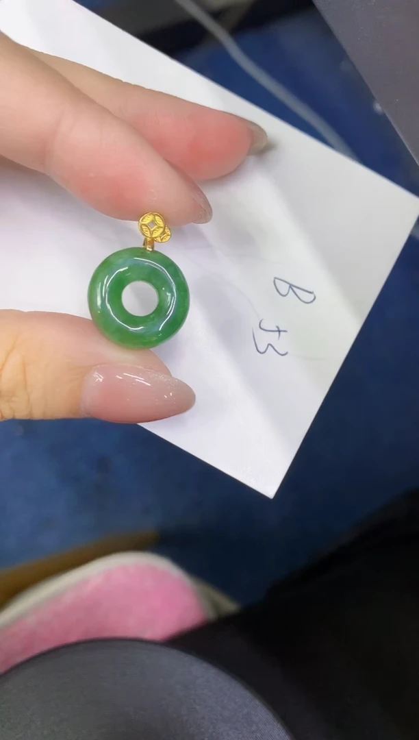 颈饰未镶嵌翡翠缅甸天然翡翠A货