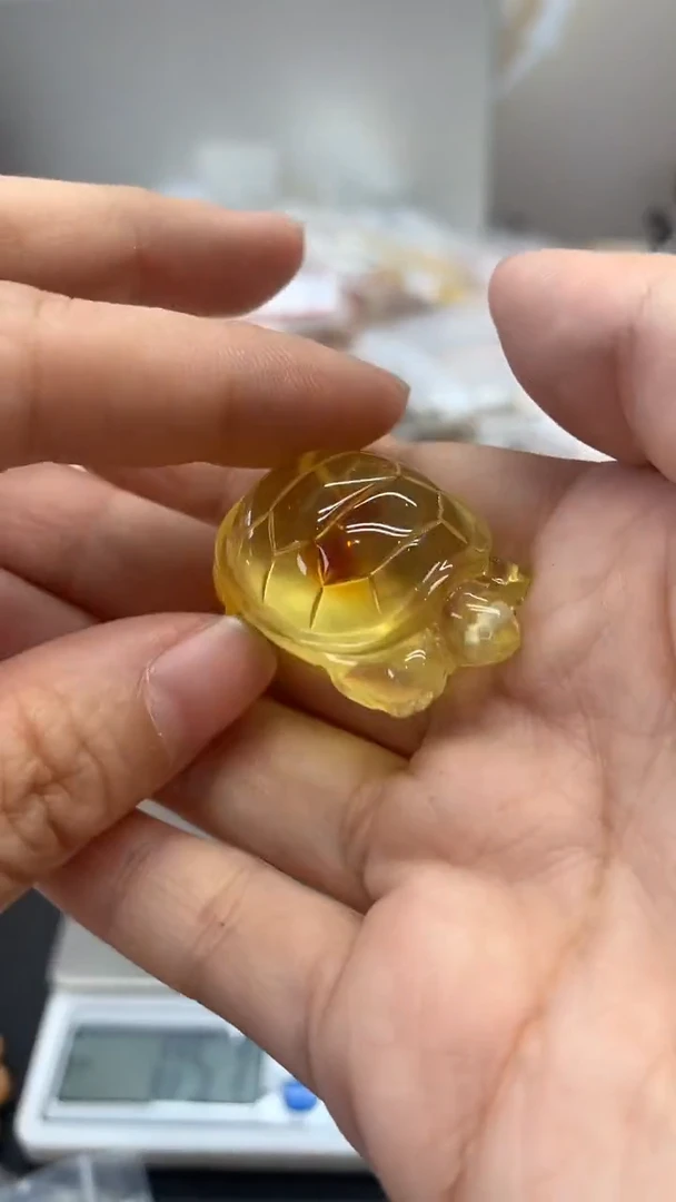 未镶嵌琥珀珠宝奇石445