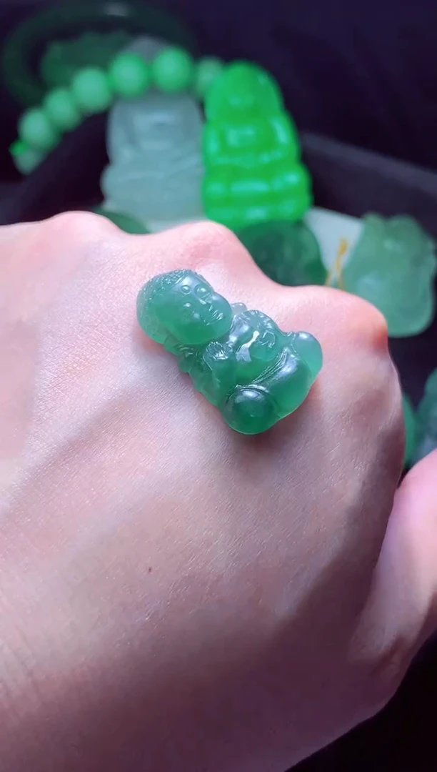 定制翡翠未镶嵌天然缅甸翡翠A货毛货吊坠