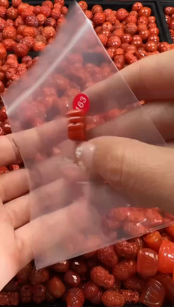 颈饰未镶嵌南红玛瑙1