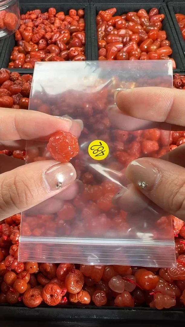 【闪购商品】南红玛瑙颈饰未镶嵌1