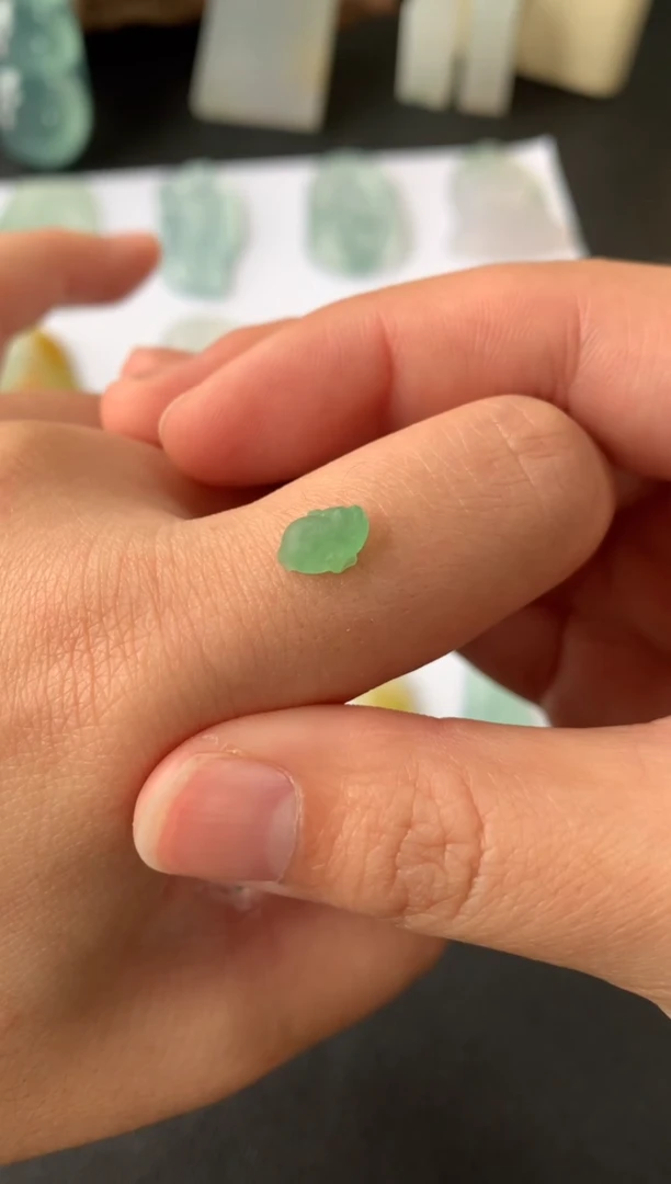 【闪购商品】定制翡翠未镶嵌翡翠