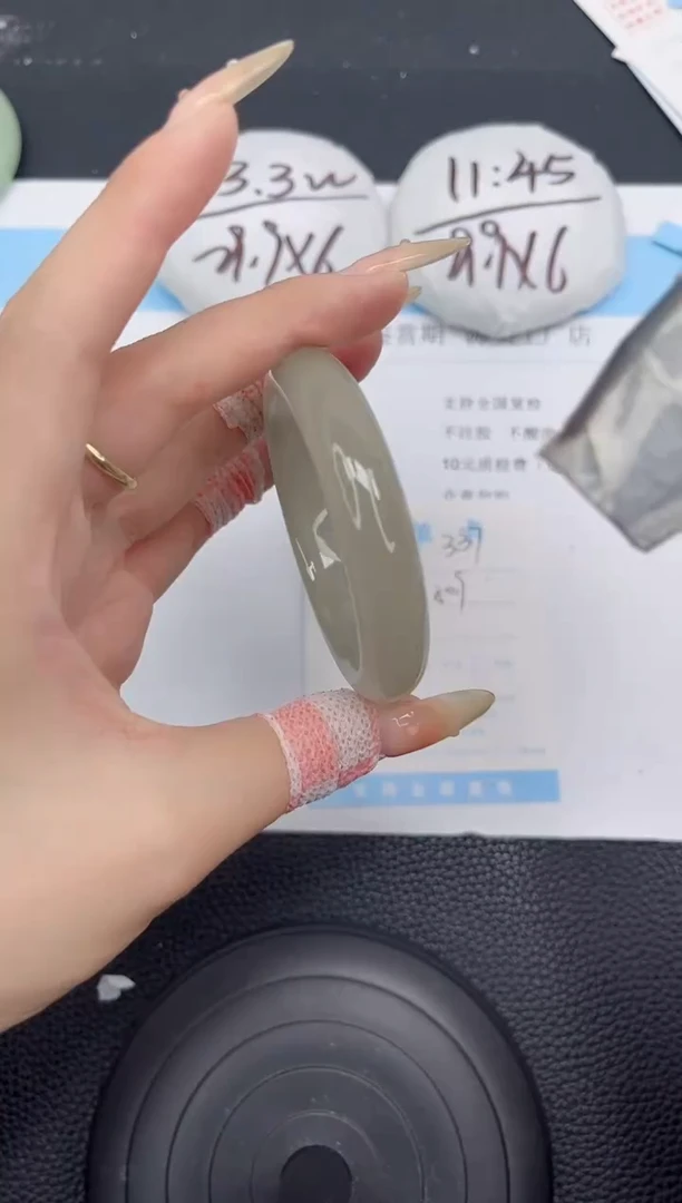 石英质玉手镯未镶嵌337-50.9