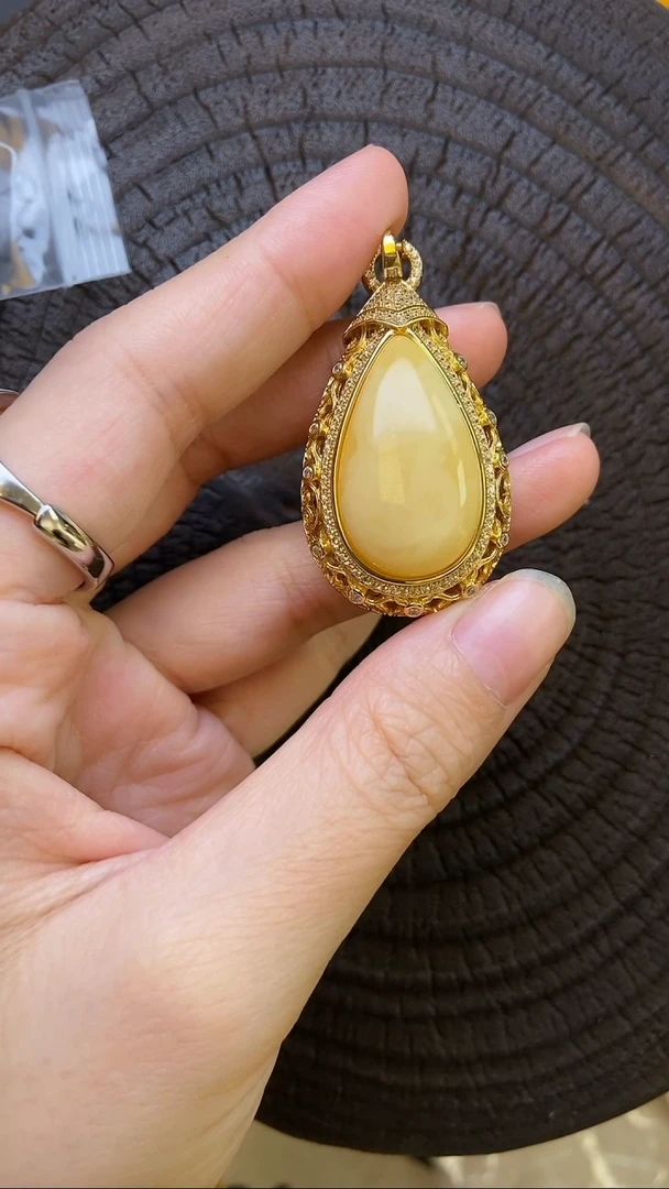 银S925镶嵌吊坠(赠链)蜜蜡水滴