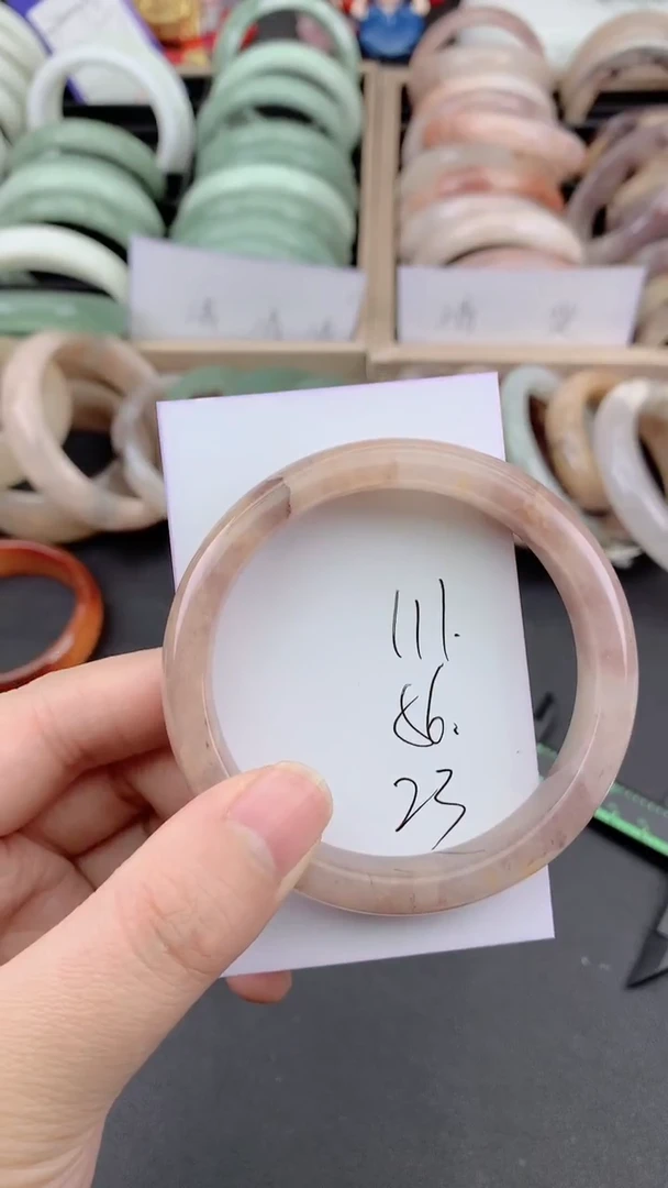 未镶嵌手镯石英质玉111