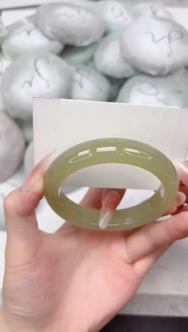 未镶嵌手镯石英质玉127-58.4