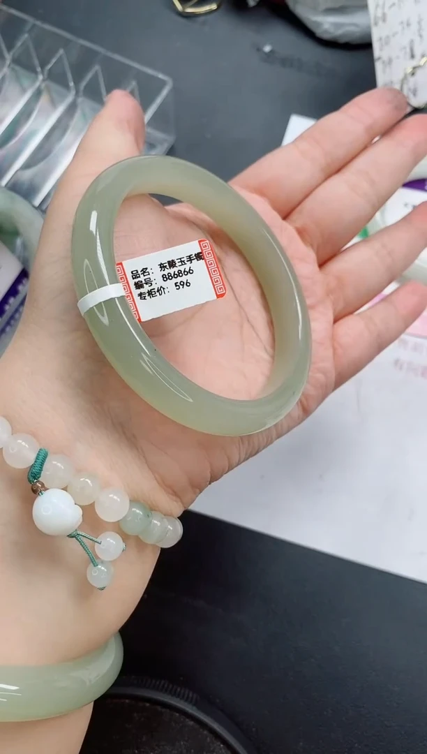 未镶嵌手镯石英质玉74/64-65