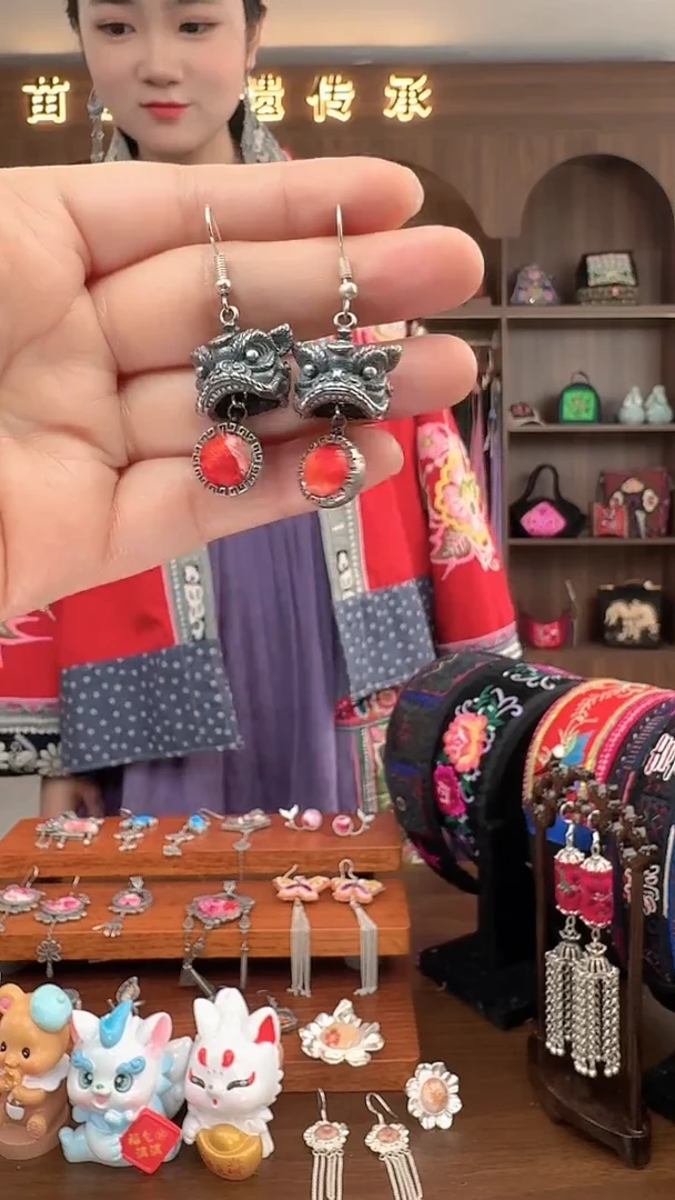 【闪购商品】织绣扶光苗绣传承22