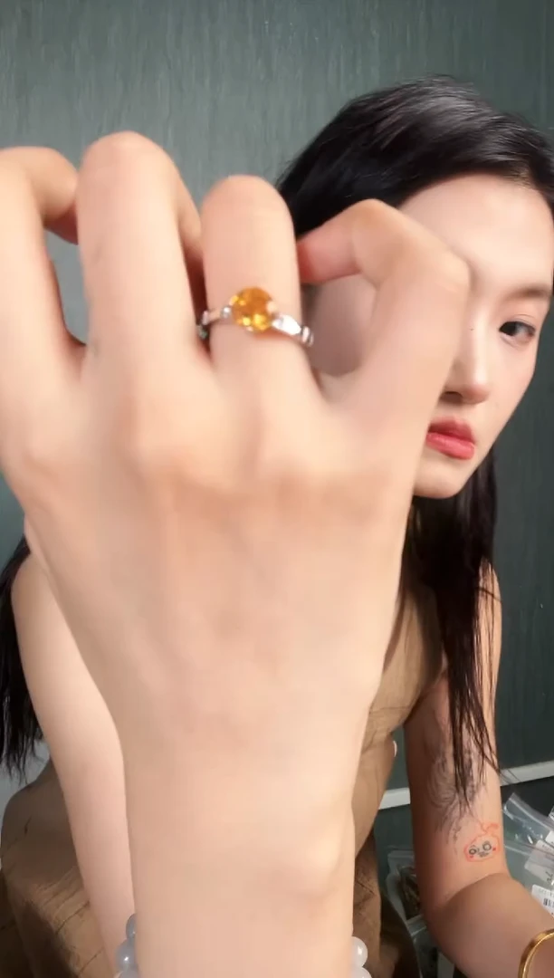 水晶戒指银S925镶嵌肉*?黄水晶戒指