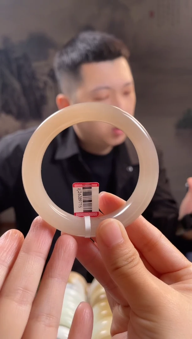 未镶嵌手镯和田玉57圈口9715