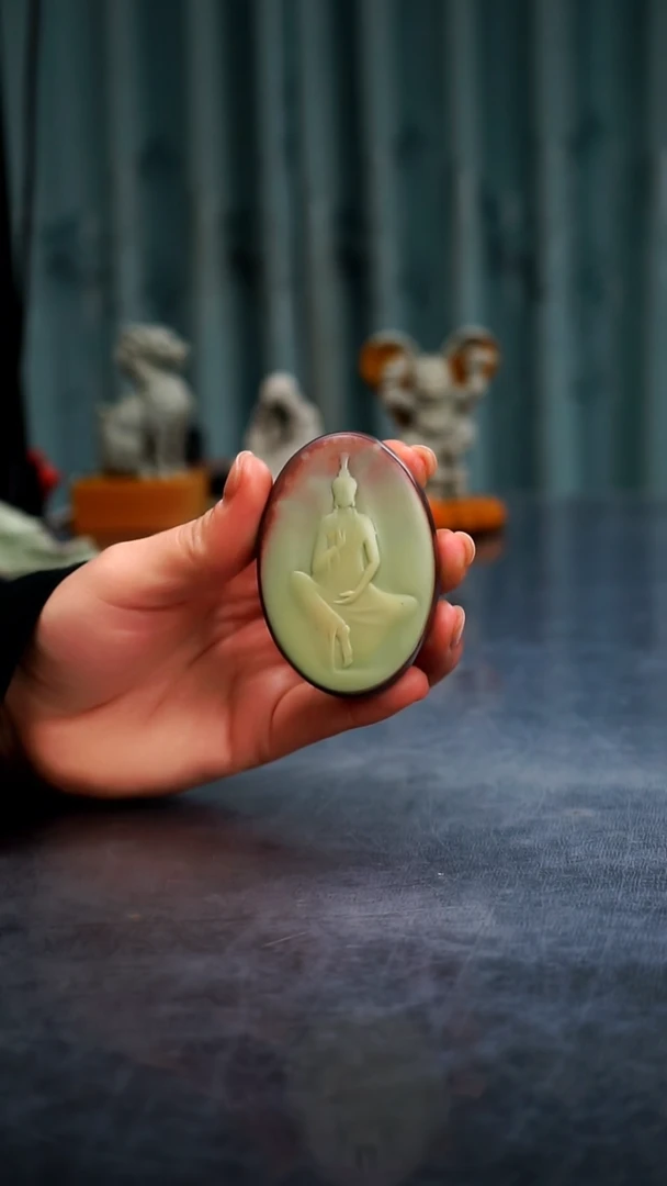 【闪购商品】紫袍玉带石无相佛手把