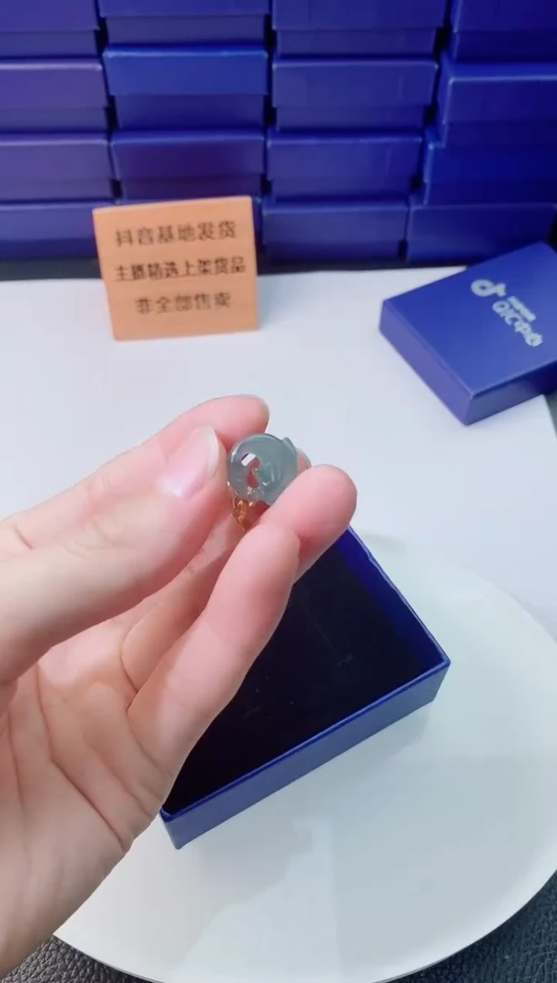 翡翠未镶嵌颈饰1111111111