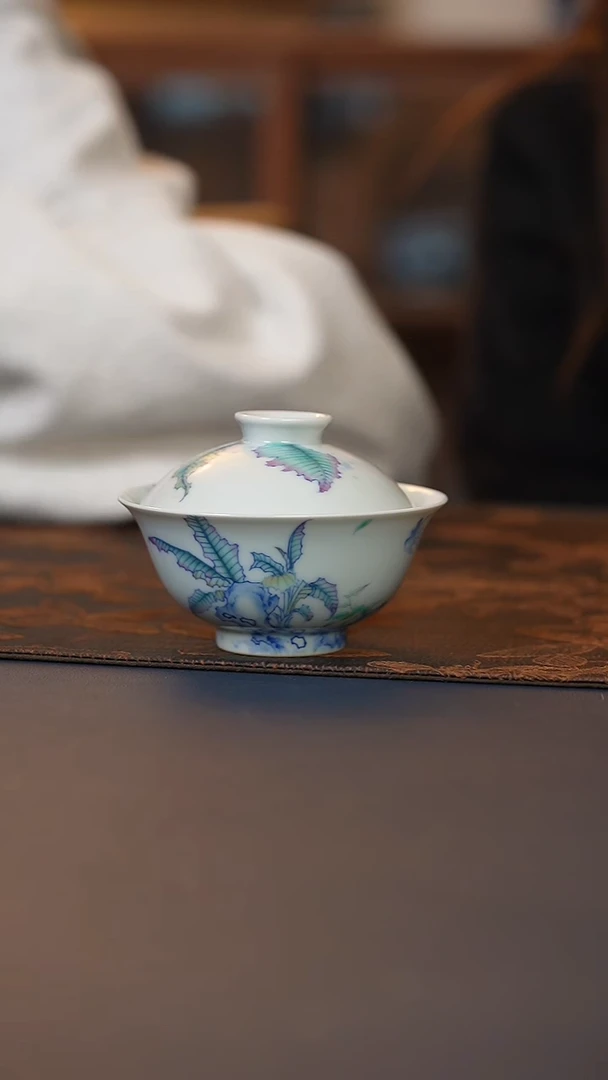 晴山素华雨打芭蕉盖碗
