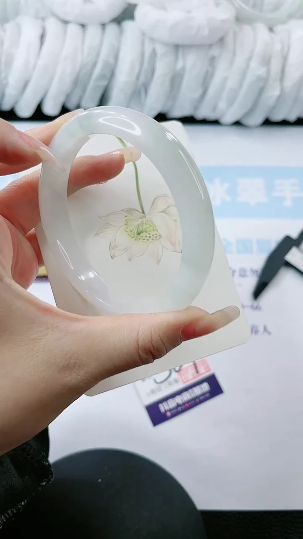 【闪购商品】石英质玉手镯未镶嵌多样性发货S64-65