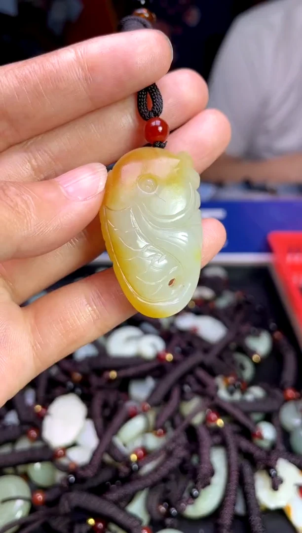 未镶嵌和田玉挂件1