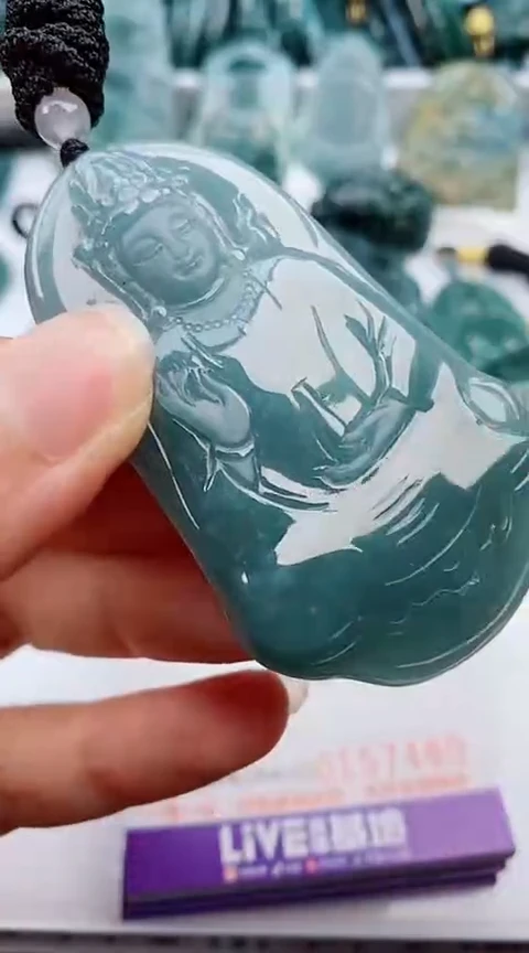 翡翠未镶嵌颈饰