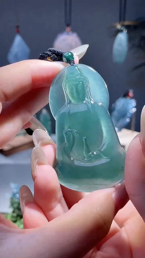 颈饰未镶嵌翡翠观音