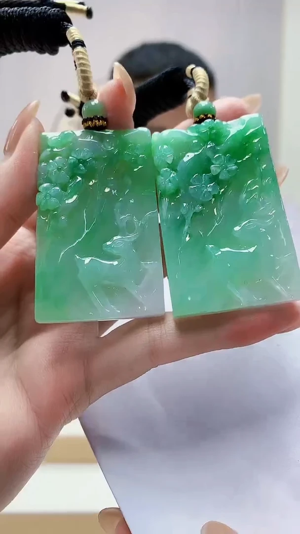 未镶嵌定制翡翠4898MM-毛货一对挂件173