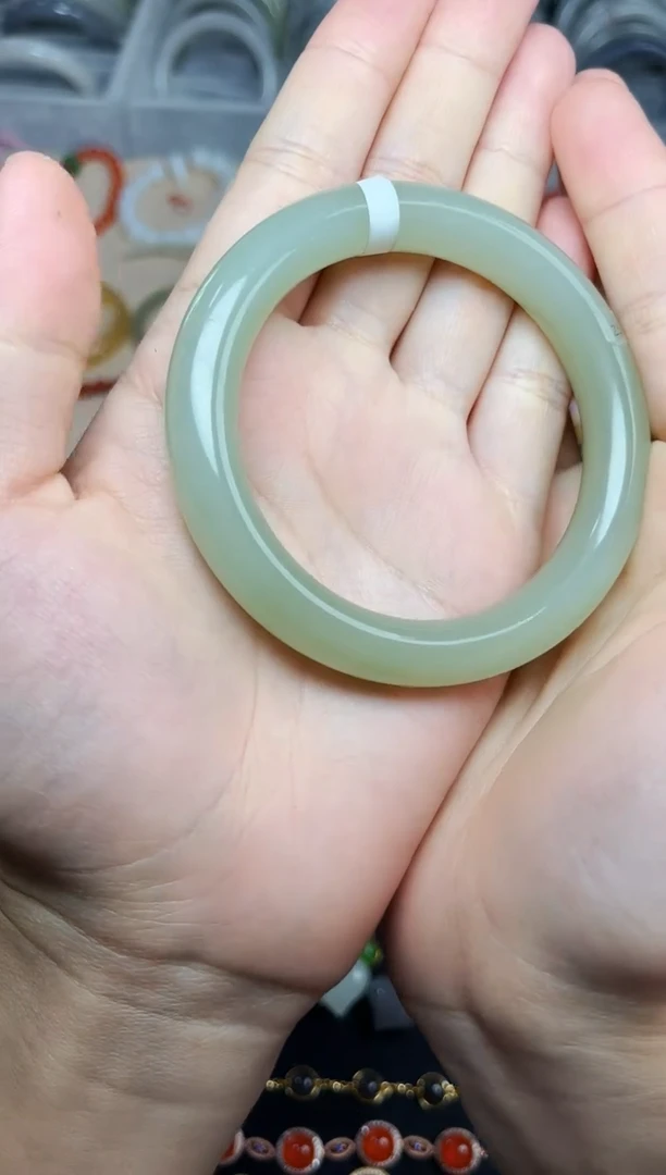 和田玉手镯未镶嵌59+圈口06