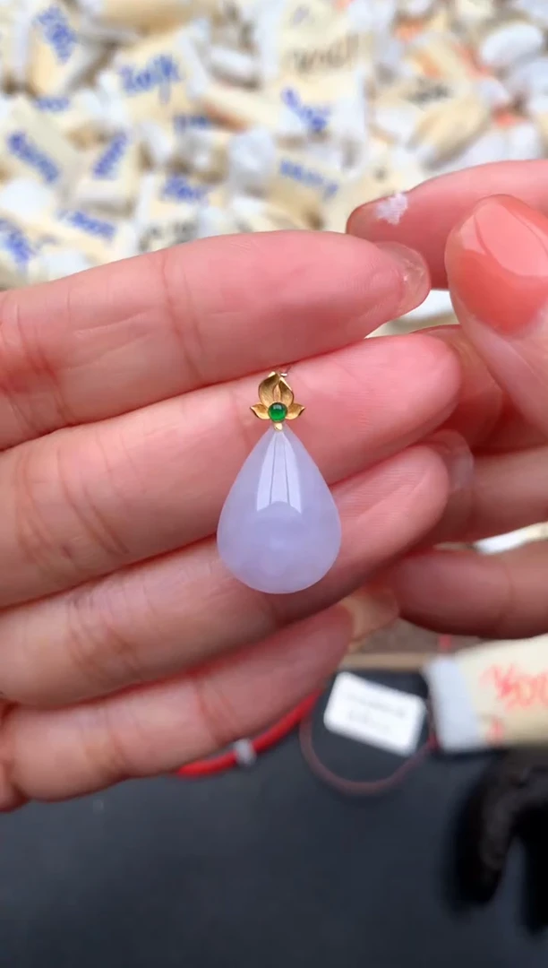 18K金镶嵌挂件翡翠—