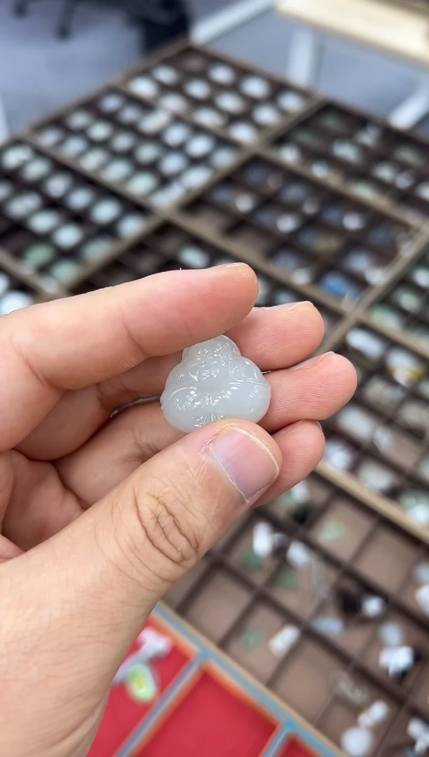 颈饰未镶嵌和田玉野牛沟佛公