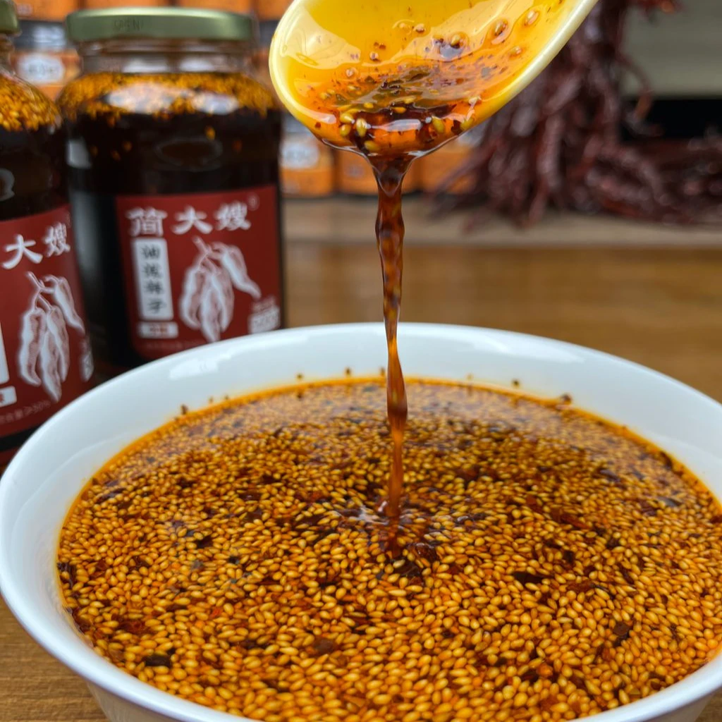 油泼辣子调味品凉拌菜拌面酱下饭菜香辣可口辣椒油油辣椒酱