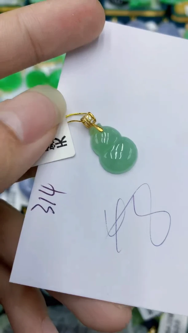 翡翠未镶嵌颈饰1111111111